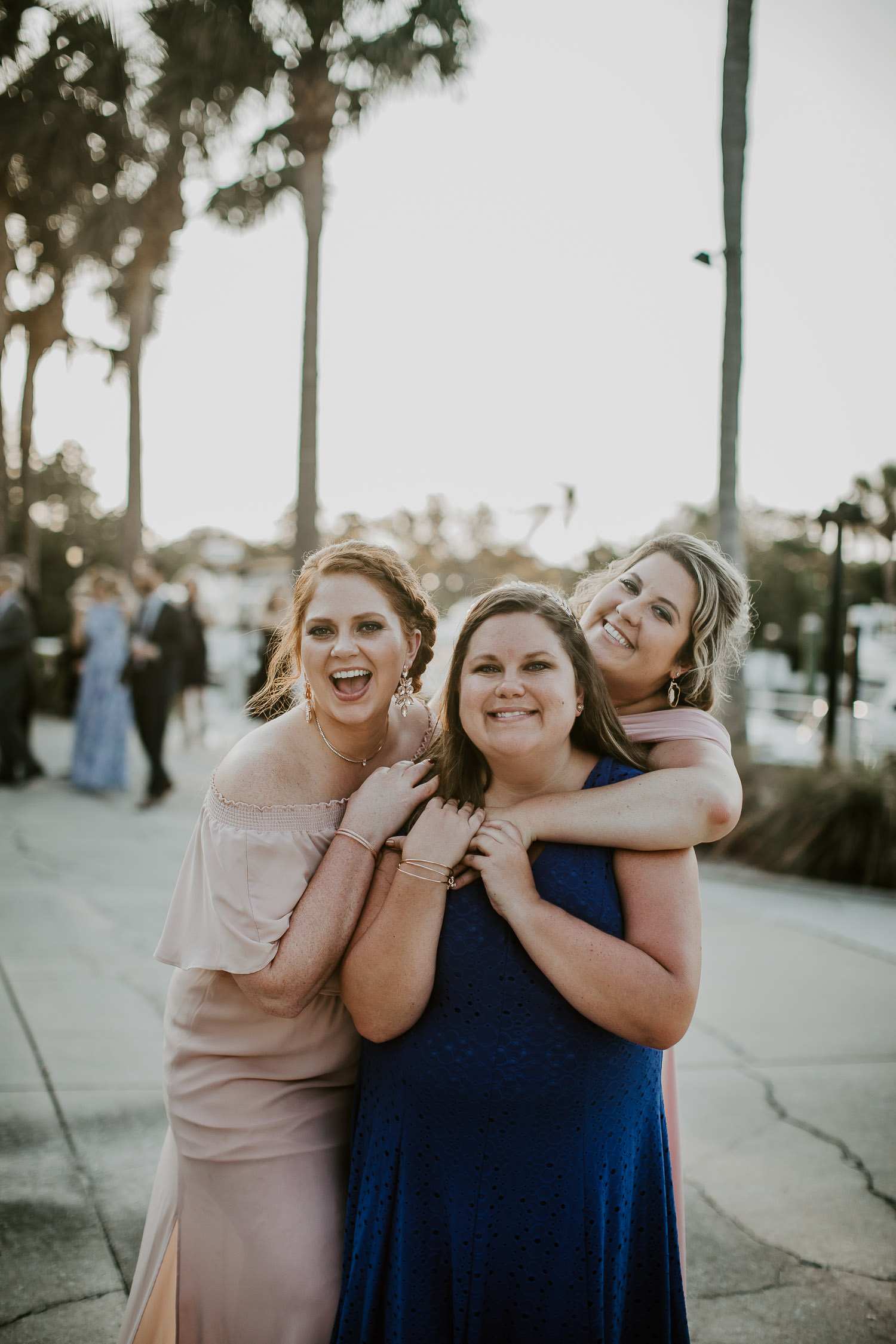 Bridesmaids laughing 