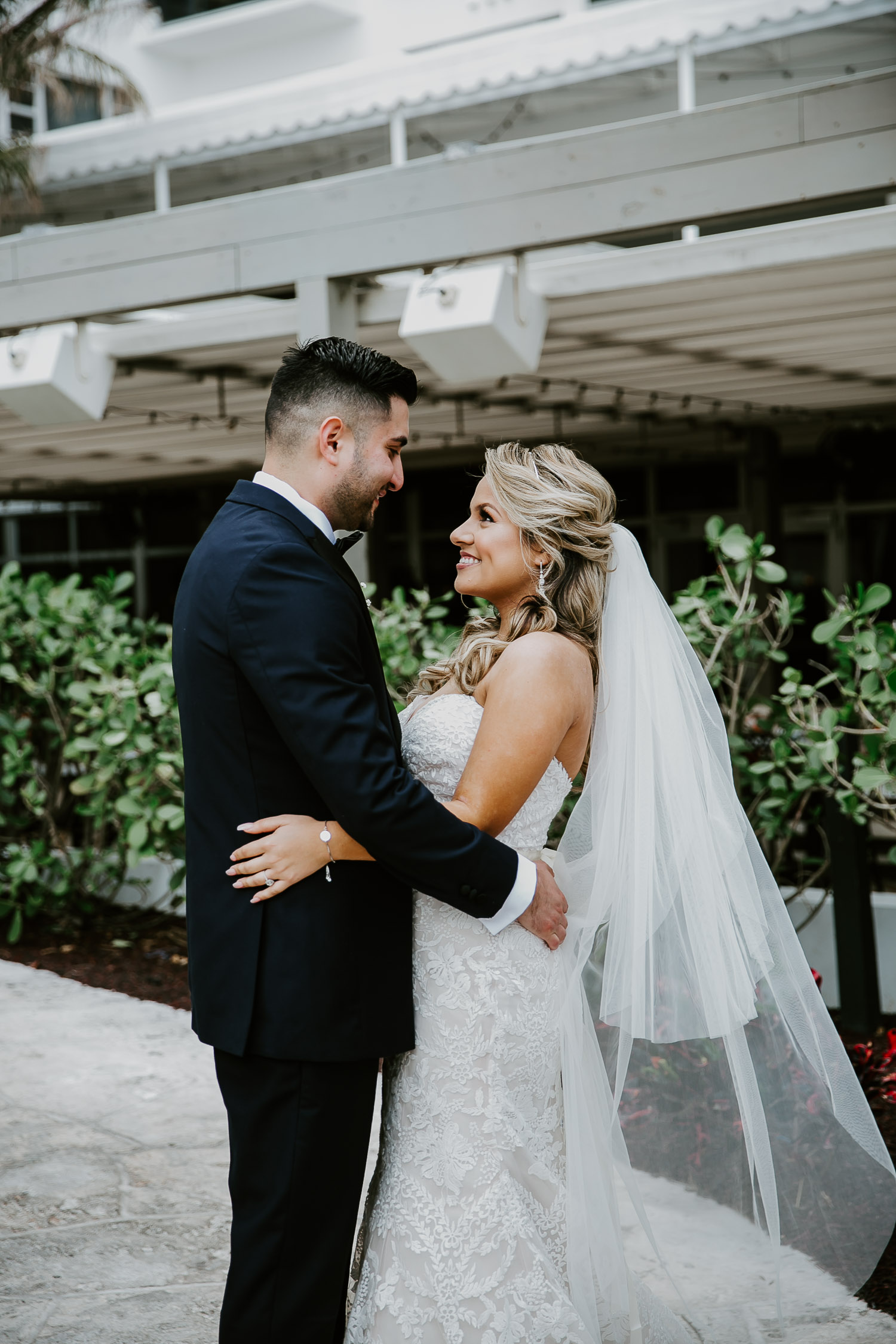Romatic Wedding at The Confidante Hotel – Miami Beach Wedding Photographer -16